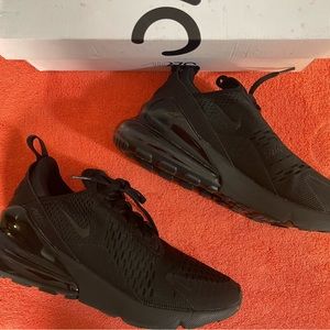 Nike Air Max 270s size 9 (almost new)